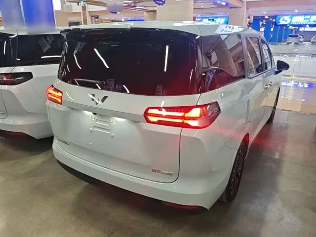 Wuling Starlight 730 — Фото автомобиля 6