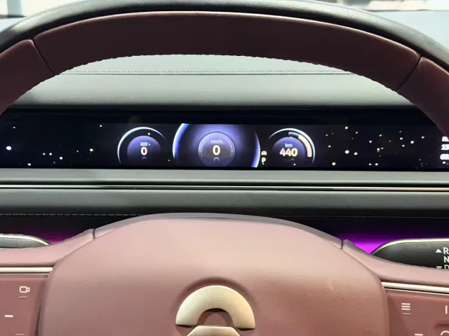 Nio ES8 — Фото автомобиля 13