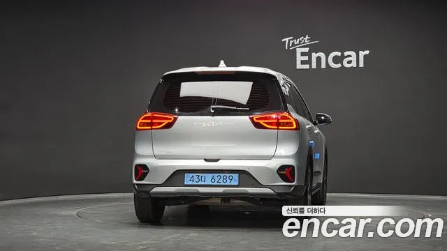 Kia Niro — Фото автомобиля 4