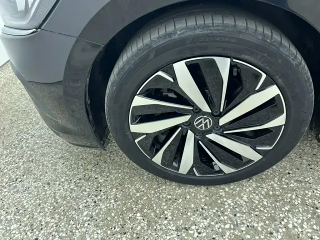 Volkswagen Passat — Фото автомобиля 14