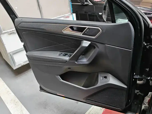 Volkswagen Tiguan L — Фото автомобиля 7