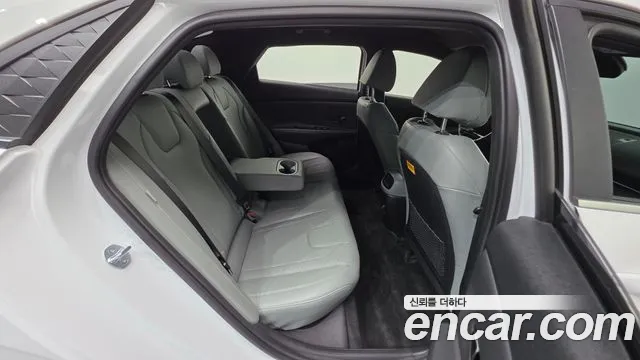 Hyundai Avante — Фото автомобиля 24