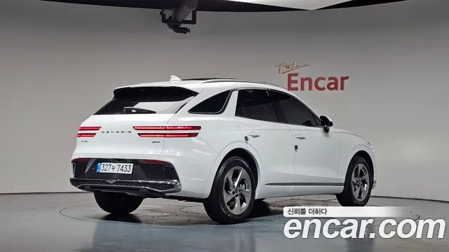 Genesis GV70 2.5T Бензин AWD — Фото автомобиля 2