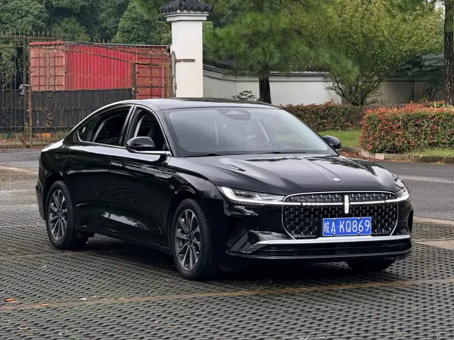 Lincoln Z — Фото автомобиля 3