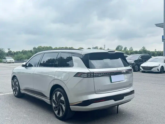 Dongfeng eπ 008 — Фото автомобиля 7