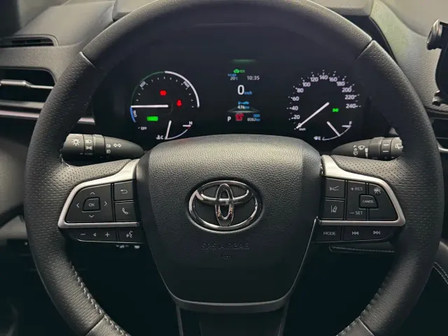 Toyota Sienna — Фото автомобиля 13