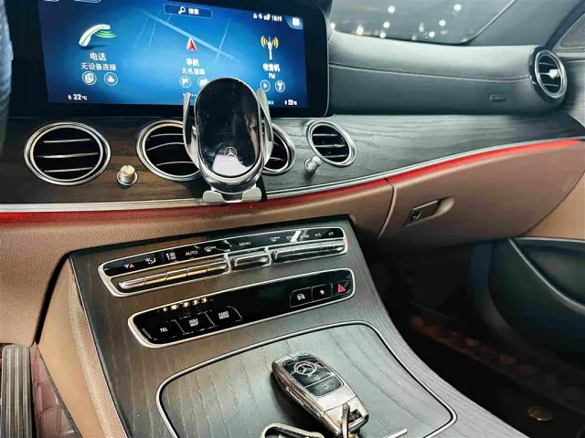 Mercedes-Benz E-Class — Фото автомобиля 13