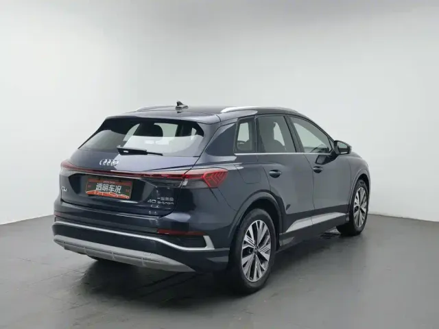 Audi Q4 e-tron — Фото автомобиля 2