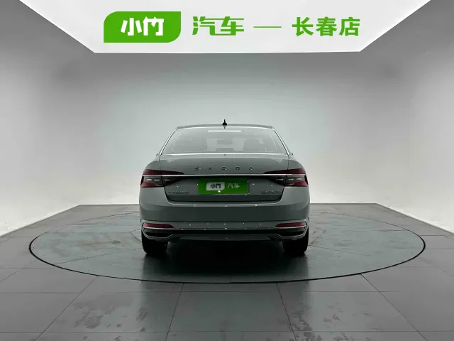 Skoda Superb — Фото автомобиля 4