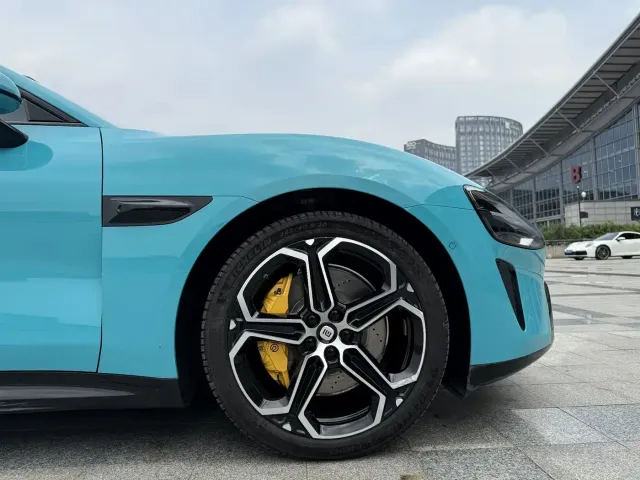 Xiaomi SU7 — Фото автомобиля 15