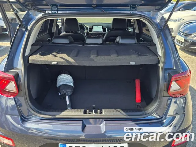 Hyundai Venue — Фото автомобиля 18