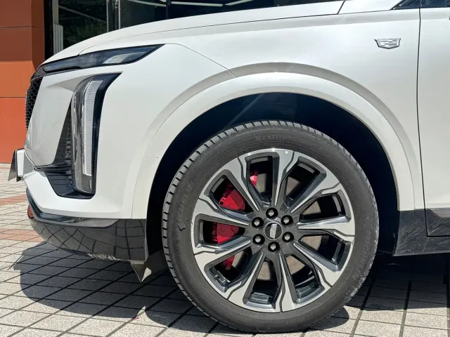 Cadillac XT5 — Фото автомобиля 5