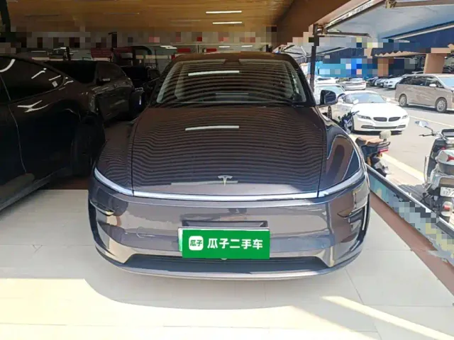Tesla Model Y — Фото автомобиля 2