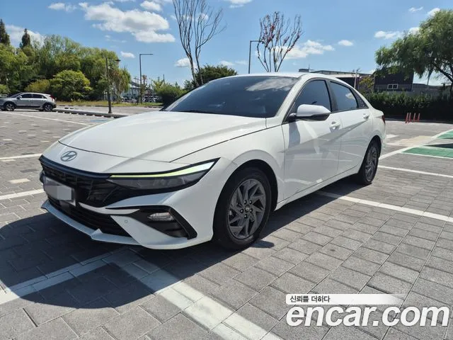 Hyundai Avante CN7 — Фото автомобиля 2