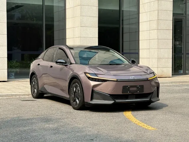 Toyota bZ3 — Фото автомобиля 3