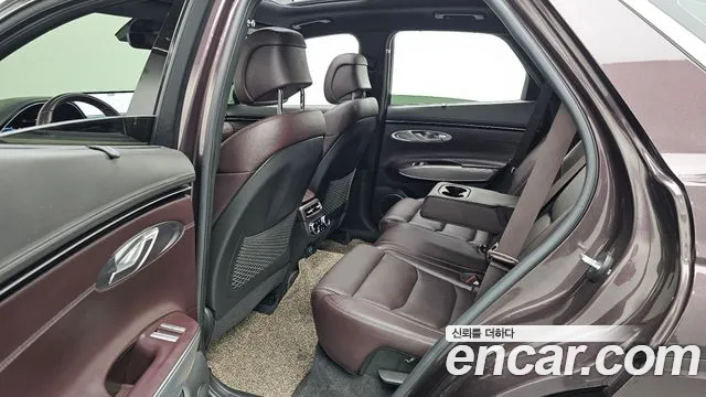 Genesis GV70 2.5T Бензин AWD — Фото автомобиля 13