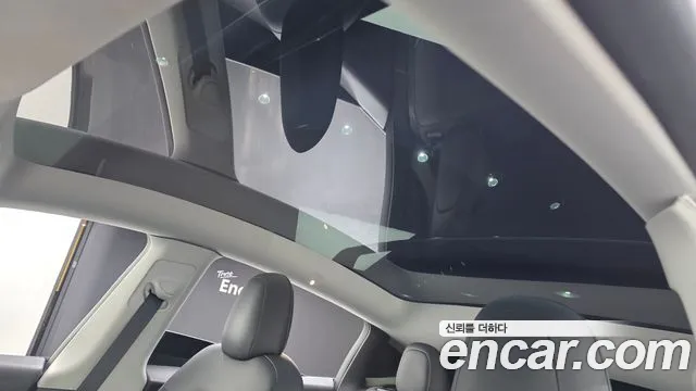 Tesla Model Y — Фото автомобиля 20