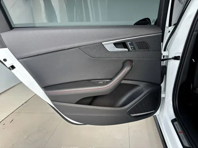 Audi A4L — Фото автомобиля 21