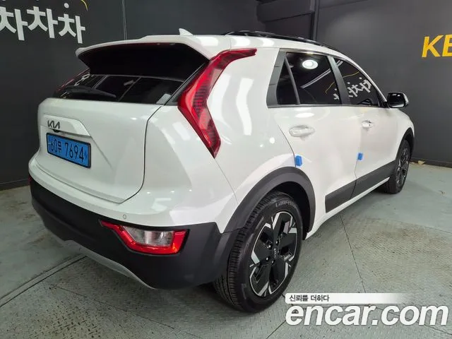 Kia Niro — Фото автомобиля 4