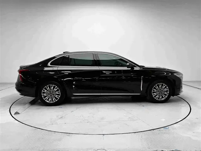Hongqi H5 — Фото автомобиля 16