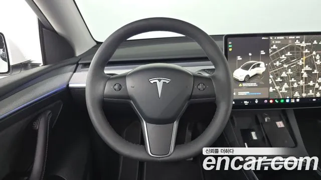 Tesla Model Y — Фото автомобиля 3