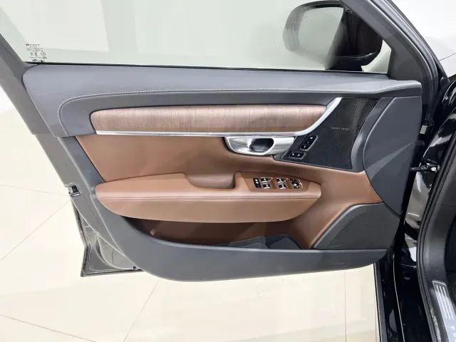 Volvo S90 — Фото автомобиля 20