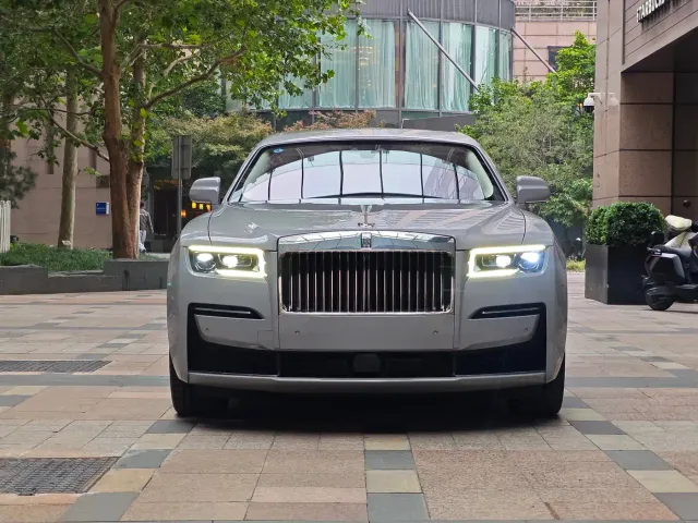 Rolls-Royce Ghost — Фото автомобиля 2