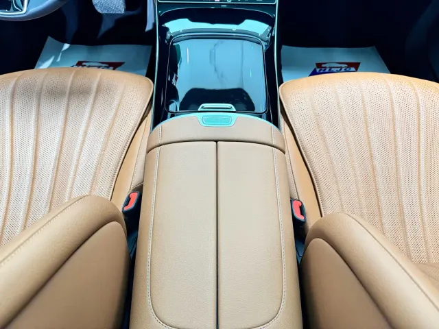 Mercedes-Benz S-Class — Фото автомобиля 12