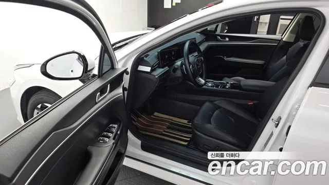 Kia K5 Новый K5 3 поколение 2.0 LPi(Для проката) — Фото автомобиля 9