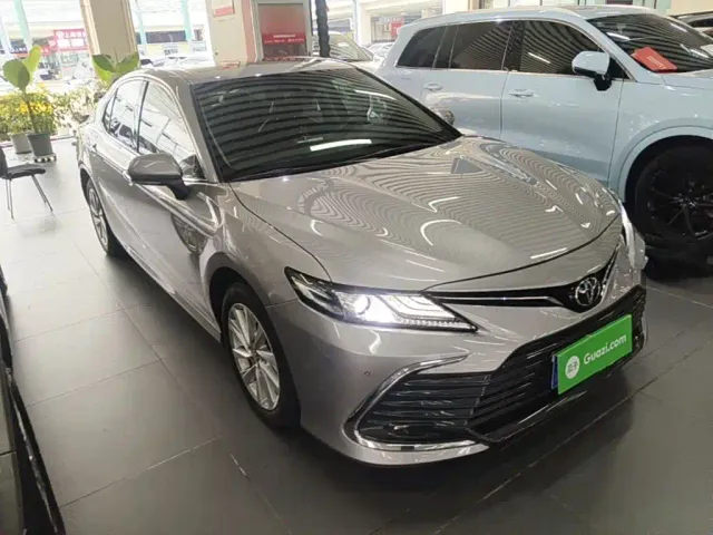 Toyota Camry — Фото автомобиля 3