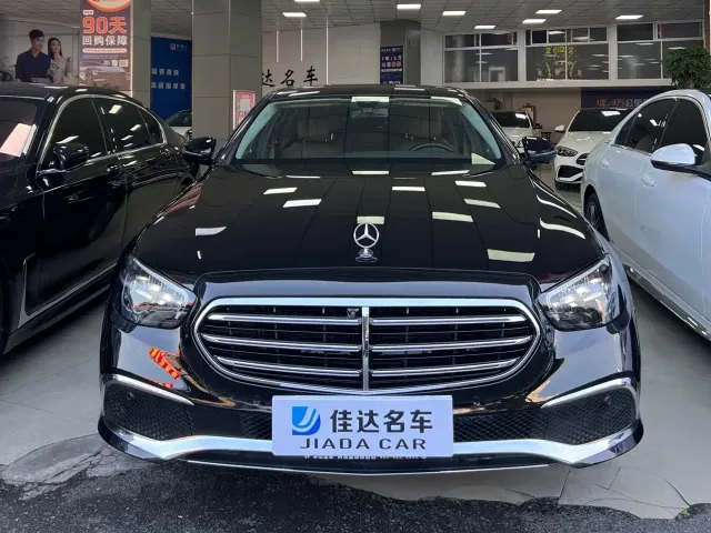 Mercedes-Benz E-Class — Фото автомобиля 2
