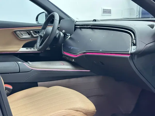 Mercedes-Benz E-Class — Фото автомобиля 17