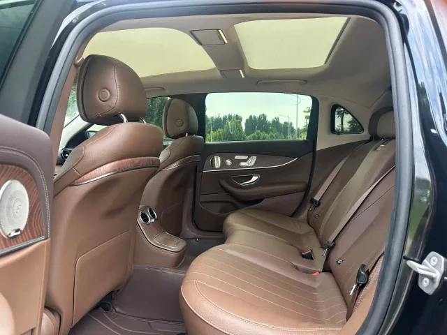 Mercedes-Benz E-Class — Фото автомобиля 6