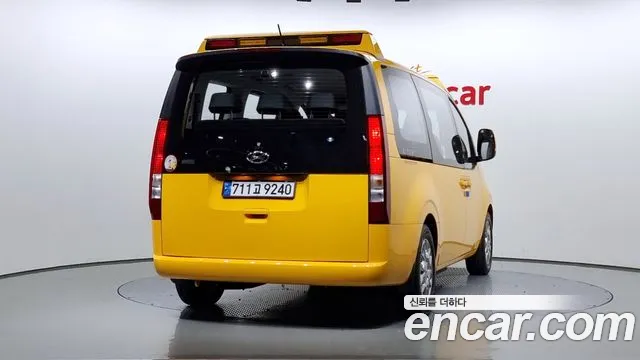 Hyundai Staria Staria L3.5 Школьный автобус — Фото автомобиля 4