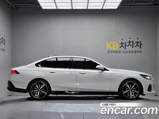 BMW 5-Series 5 серия (G60) 530i xDrive M Sport — Фото автомобиля 7