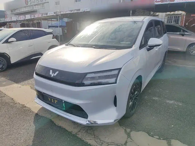 Фотография автомобиля — Wuling Starlight 730