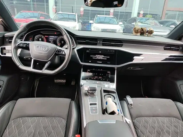 Audi A7L — Фото автомобиля 9