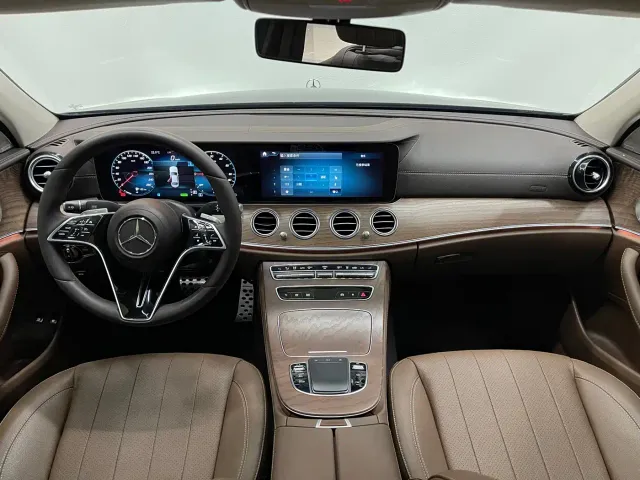 Mercedes-Benz E-Class — Фото автомобиля 6