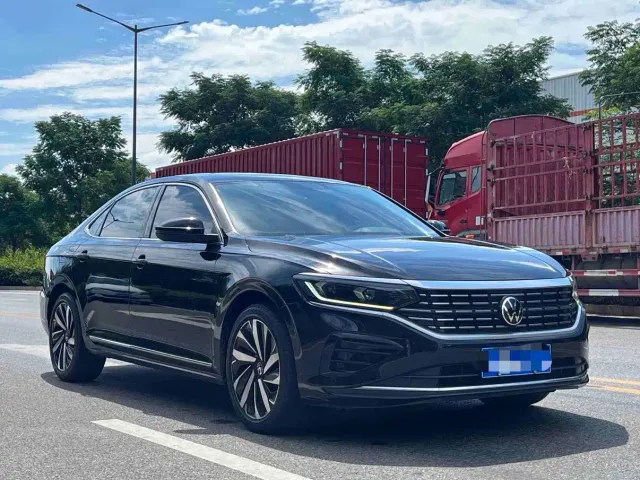 Volkswagen Passat — Фото автомобиля 3