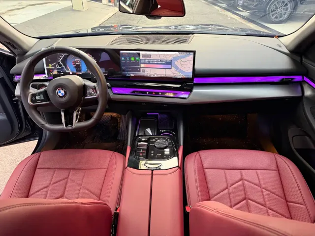 BMW 5 Series — Фото автомобиля 12