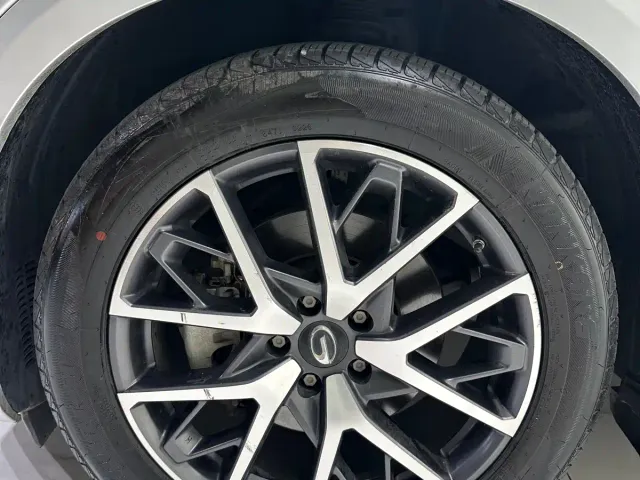 GAC Trumpchi GS8 — Фото автомобиля 9