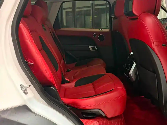 Land Rover Range Rover Sport — Фото автомобиля 17