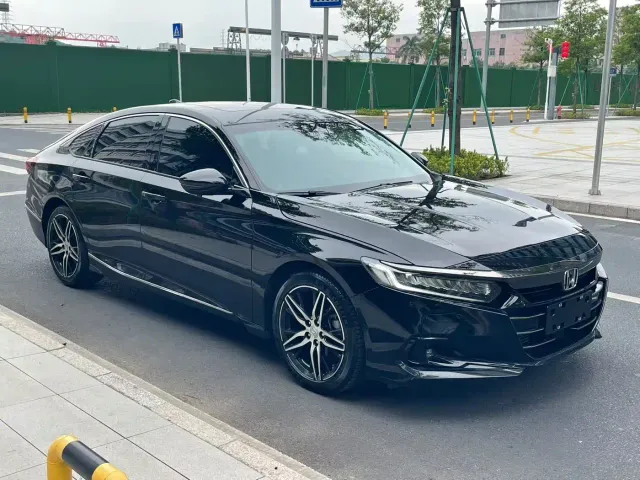 Honda Accord — Фото автомобиля 3