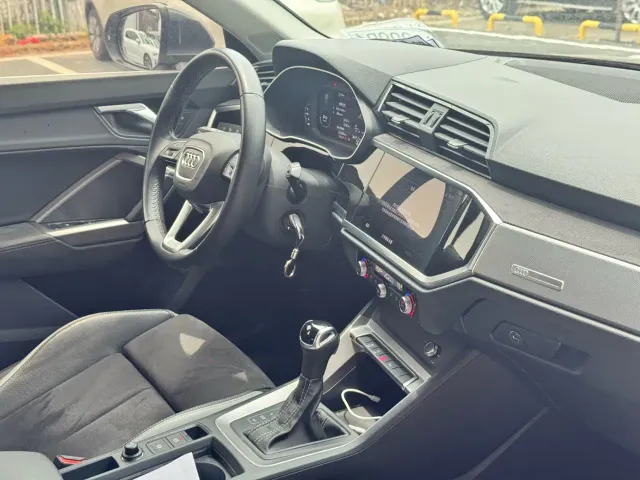 Audi Q3 — Фото автомобиля 10