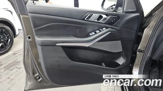 BMW X7 — Фото автомобиля 24