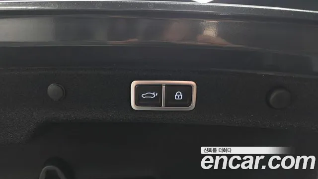 Hyundai Grandeur Grandeur (GN7) 2.5 Бензин 2WD — Фото автомобиля 25
