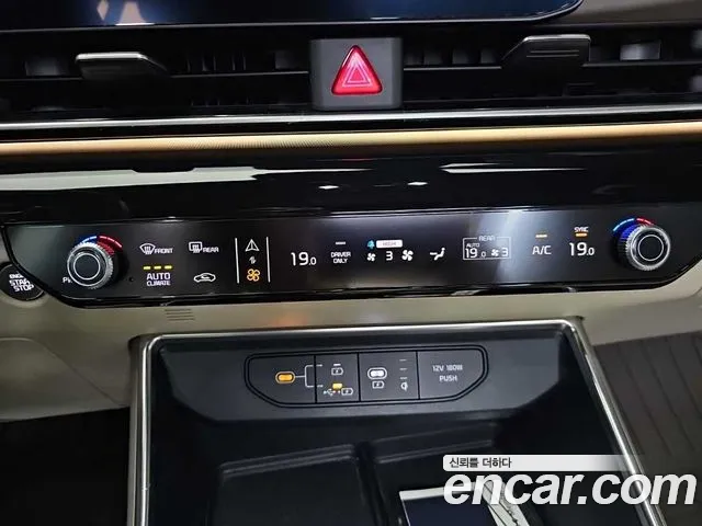 Kia Carnival Generation 4 — Фото автомобиля 10