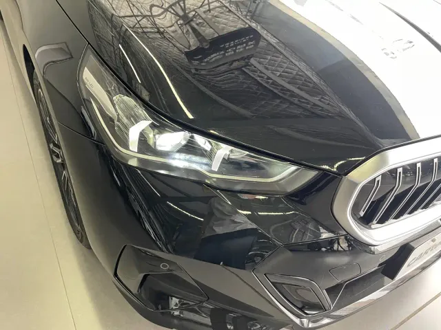 BMW 5 Series — Фото автомобиля 9