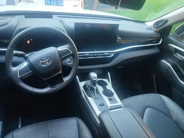 Toyota Highlander — Фото автомобиля 12