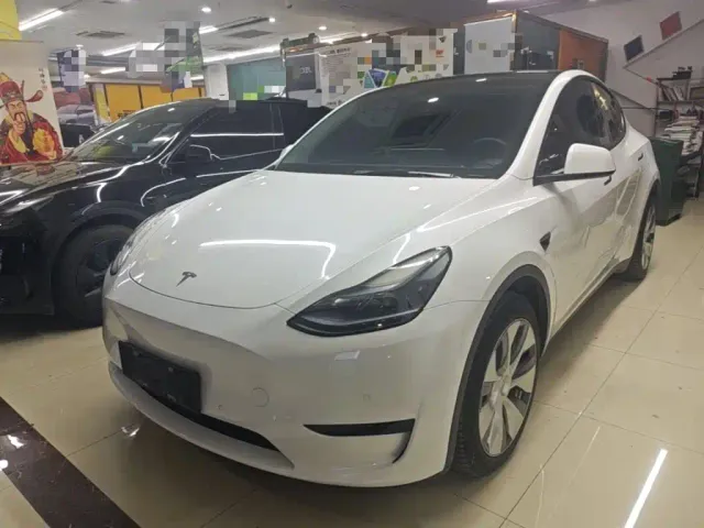 Фотография автомобиля — Tesla Model Y